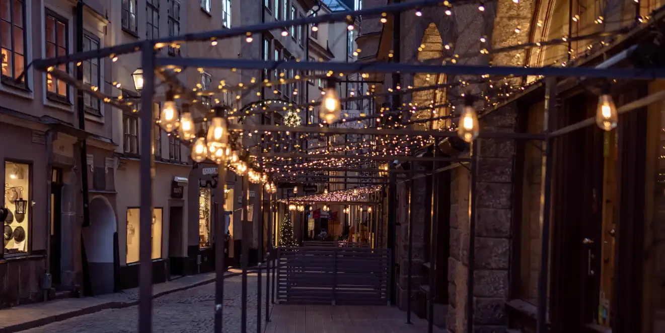 2025 Global Holiday Hours